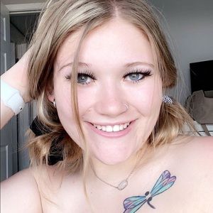 Meet your Posher, Chloe